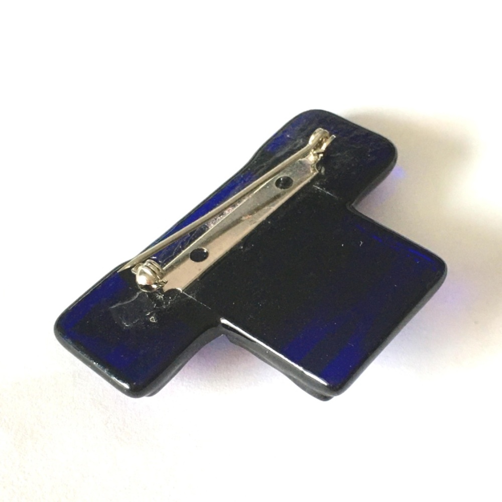 Kimono Brooch - Richly patterned dichroic fused glass Jewelry - Picture 8 of 8